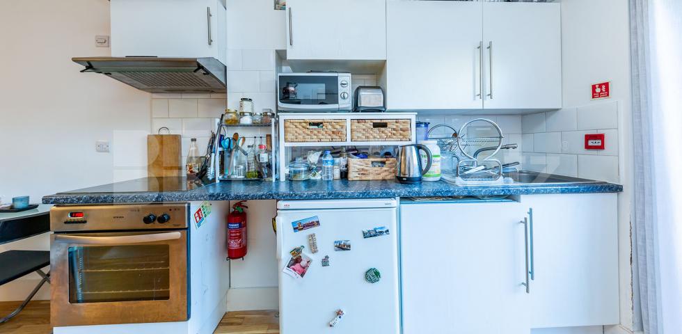 Spacious modern one bed with access to a communal garden  Camden Road, Camden